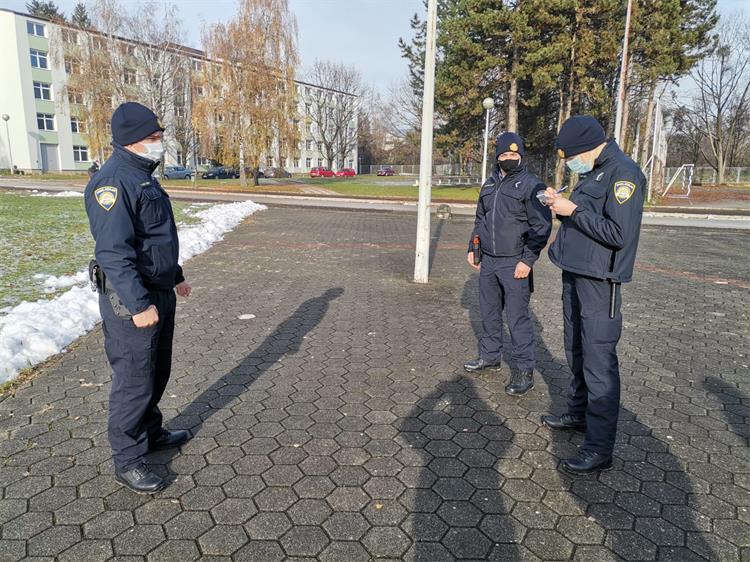 Slika /03_policijska_skola/2020/kontaktna nastava 12 mjesec 2020/2_NAST_OVL.jpg